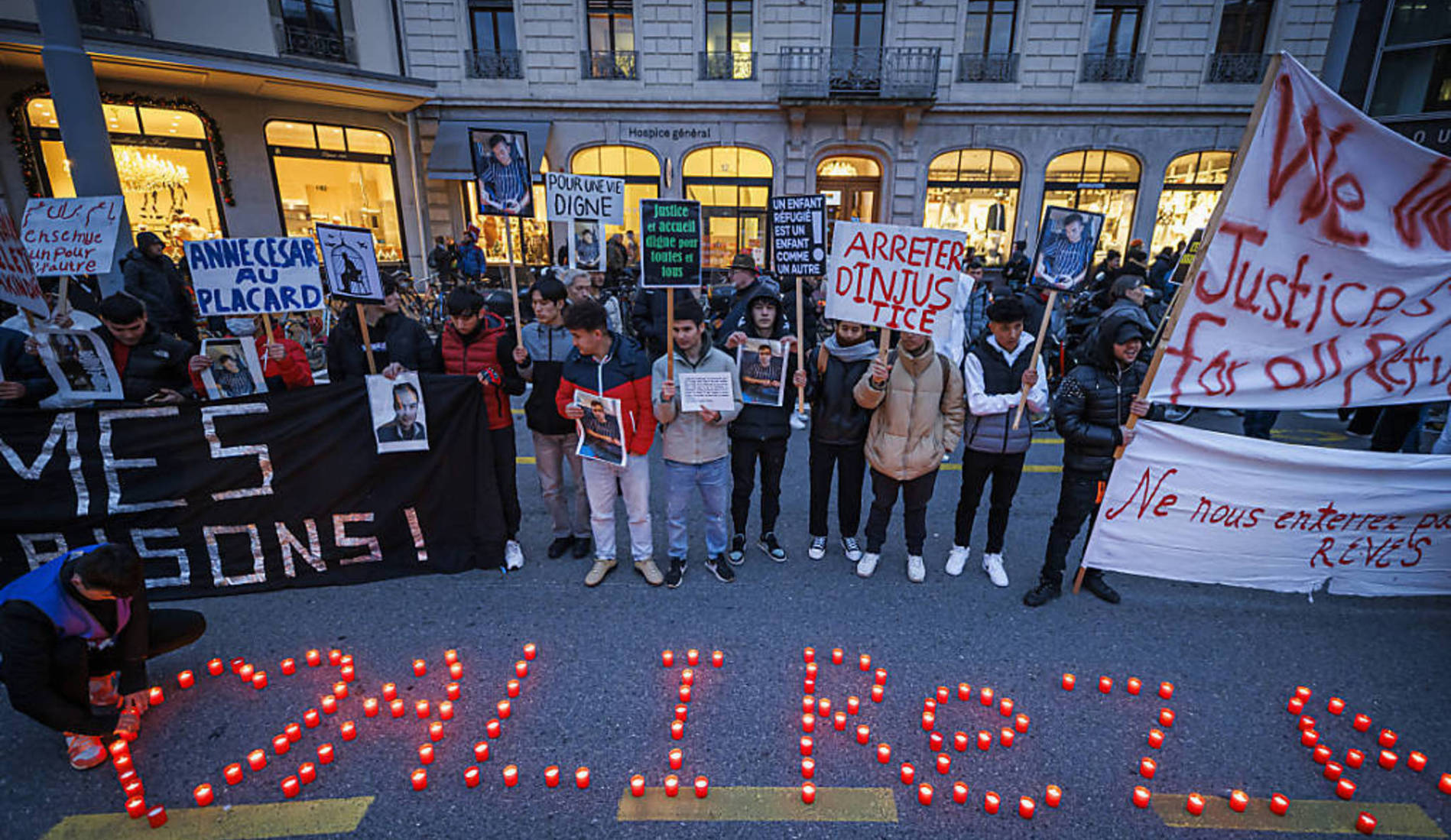 Près de 800 manifestants contre la politique suisse d'asile