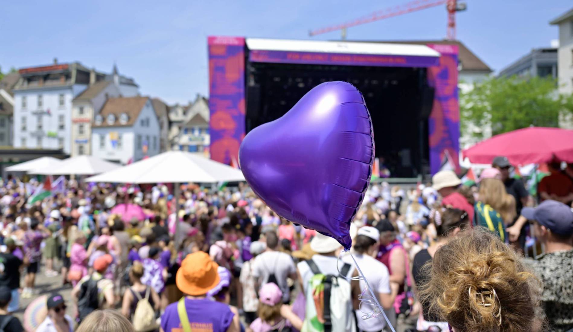 Des milliers de personnes dans la rue pour la grève des femmes