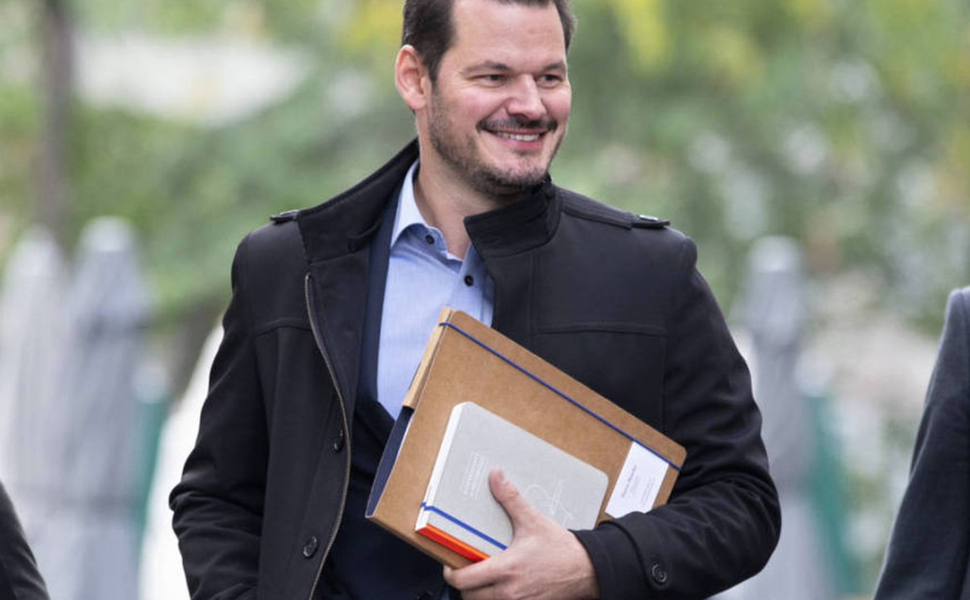 EN DIRECT - Suivez le premier entretien du candidat Maudet