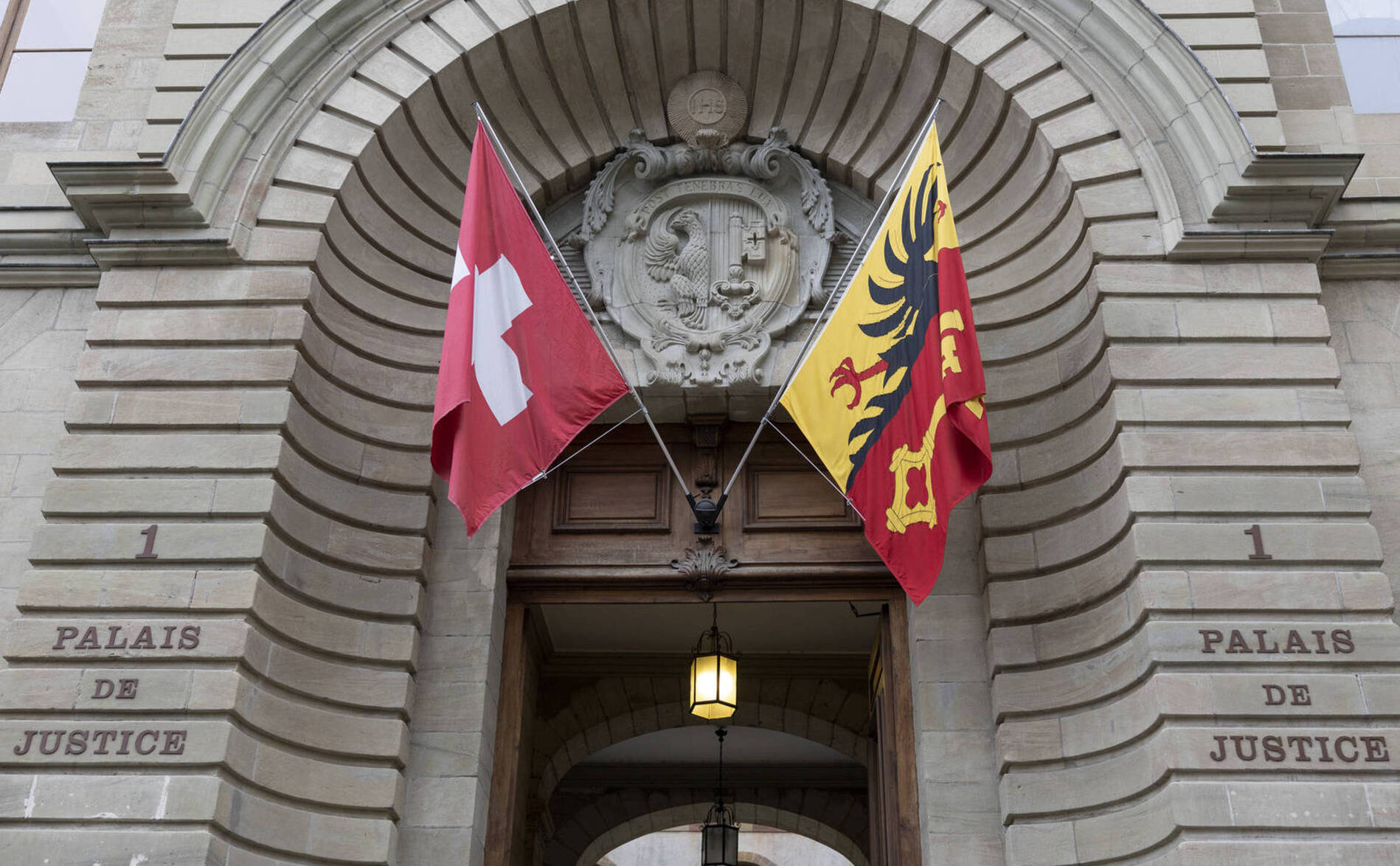 Scandale judiciaire: des avocats mis sur écoute dans l'affaire des promoteurs