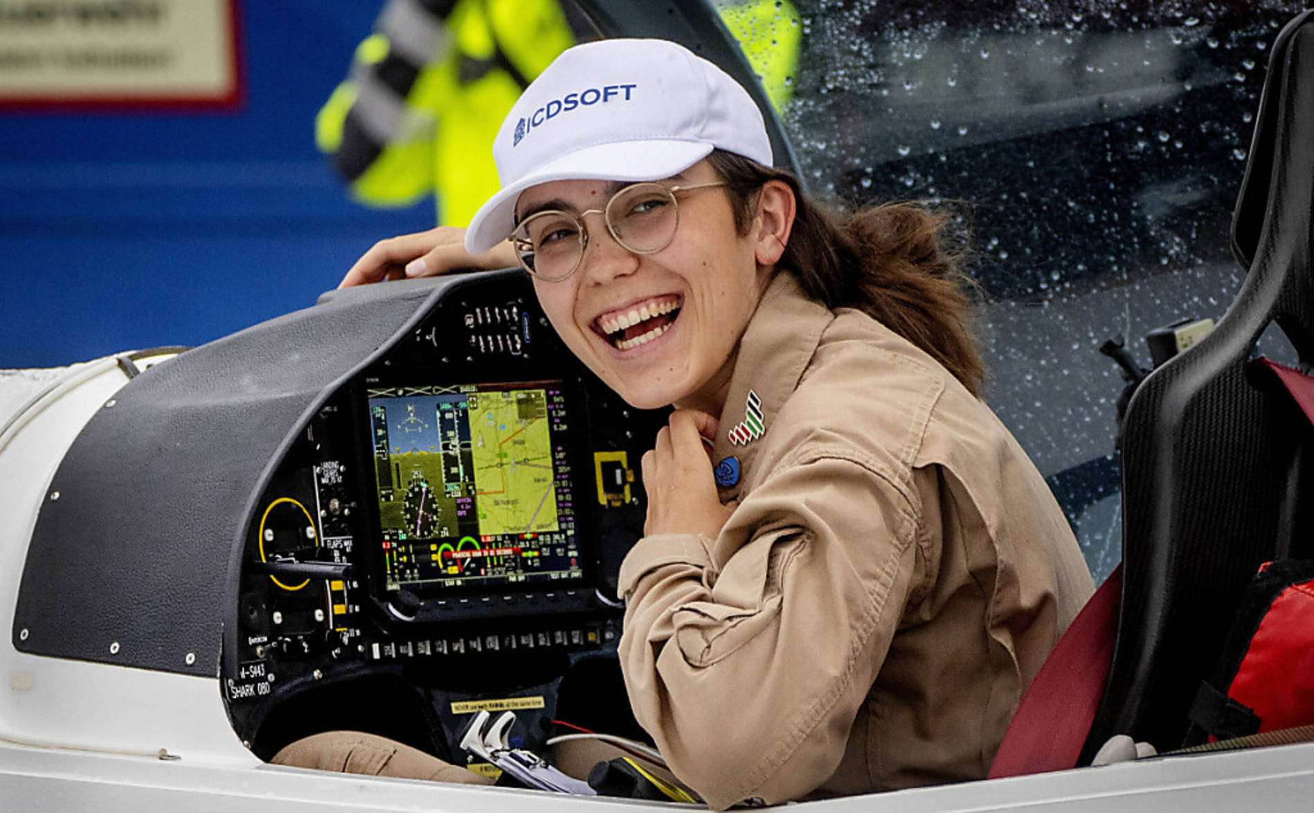 Une jeune pilote boucle un tour du monde en solo en Belgique