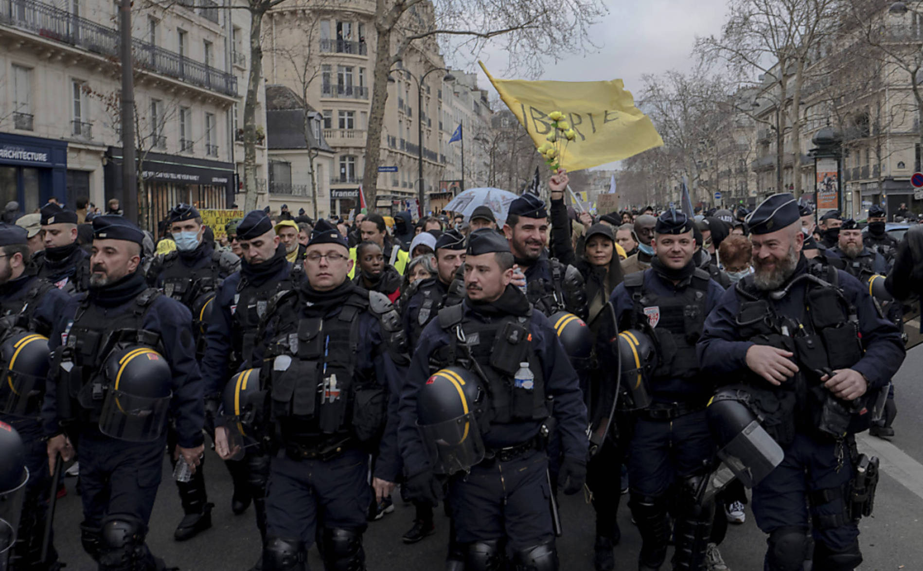 Les opposants au pass vaccinal dans la rue