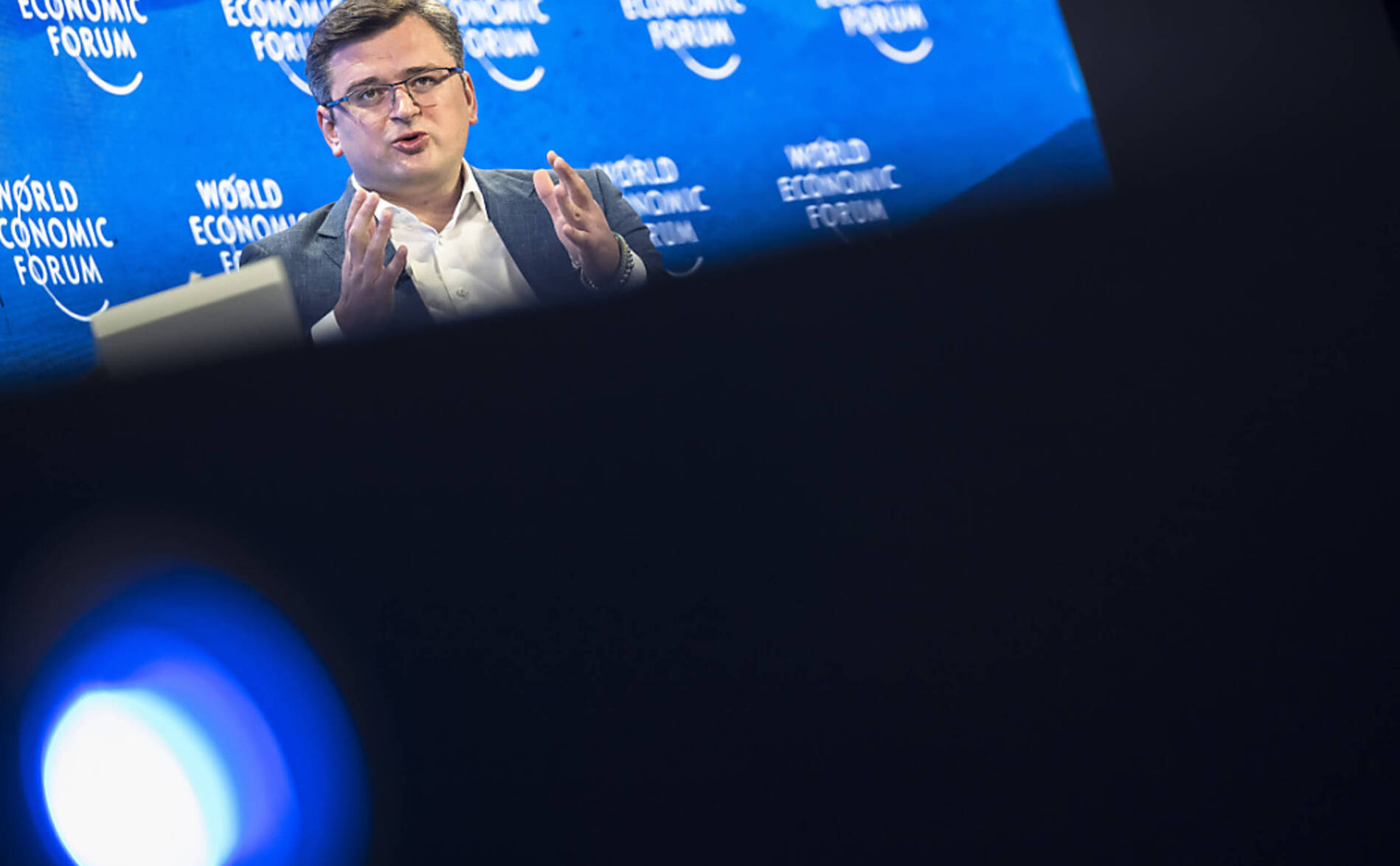 Kuleba appelle à « tuer les exportations russes »