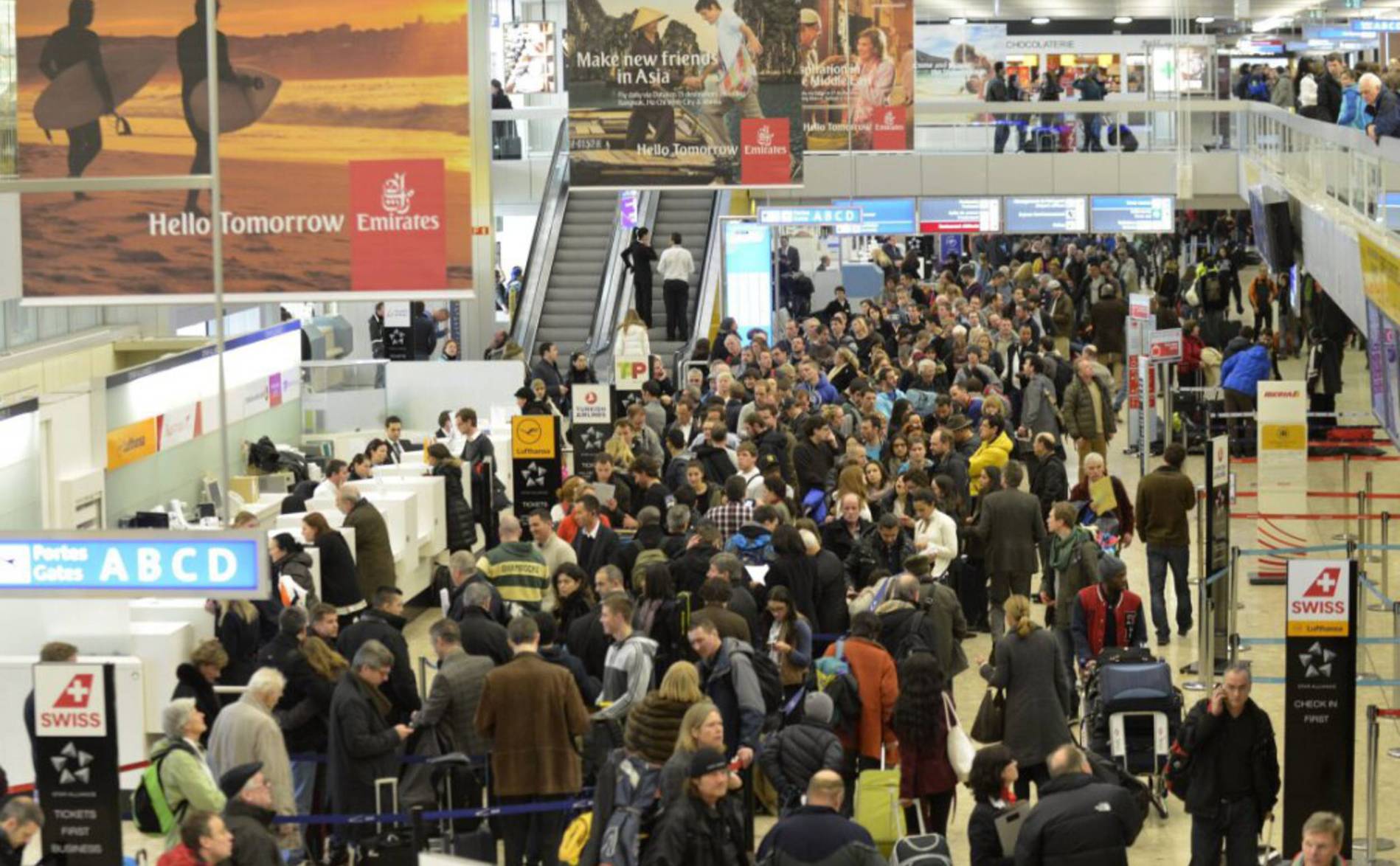 Les passagers appelés à arriver plus tôt dans les aéroports cet été