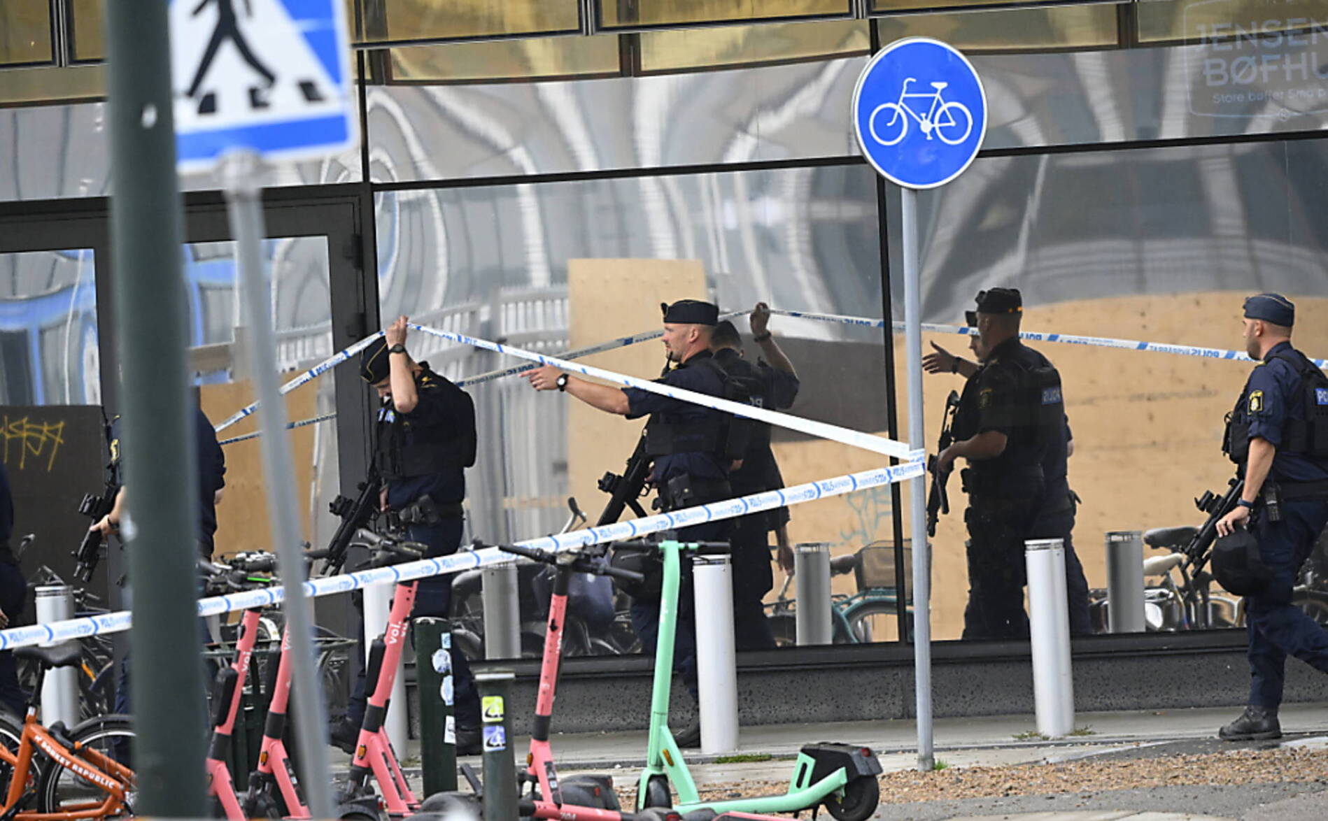 Le bilan s'alourdit après une fusillade dans un centre commercial