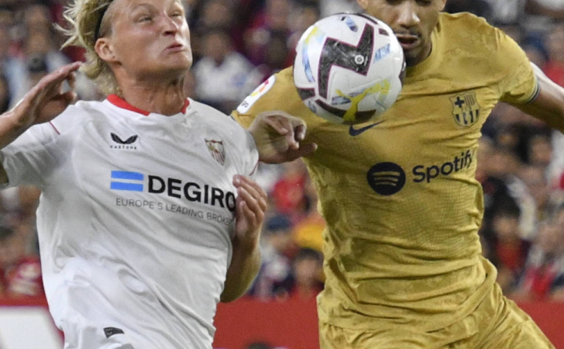 Le Barcelonais Ronald Araujo décide de se faire opérer