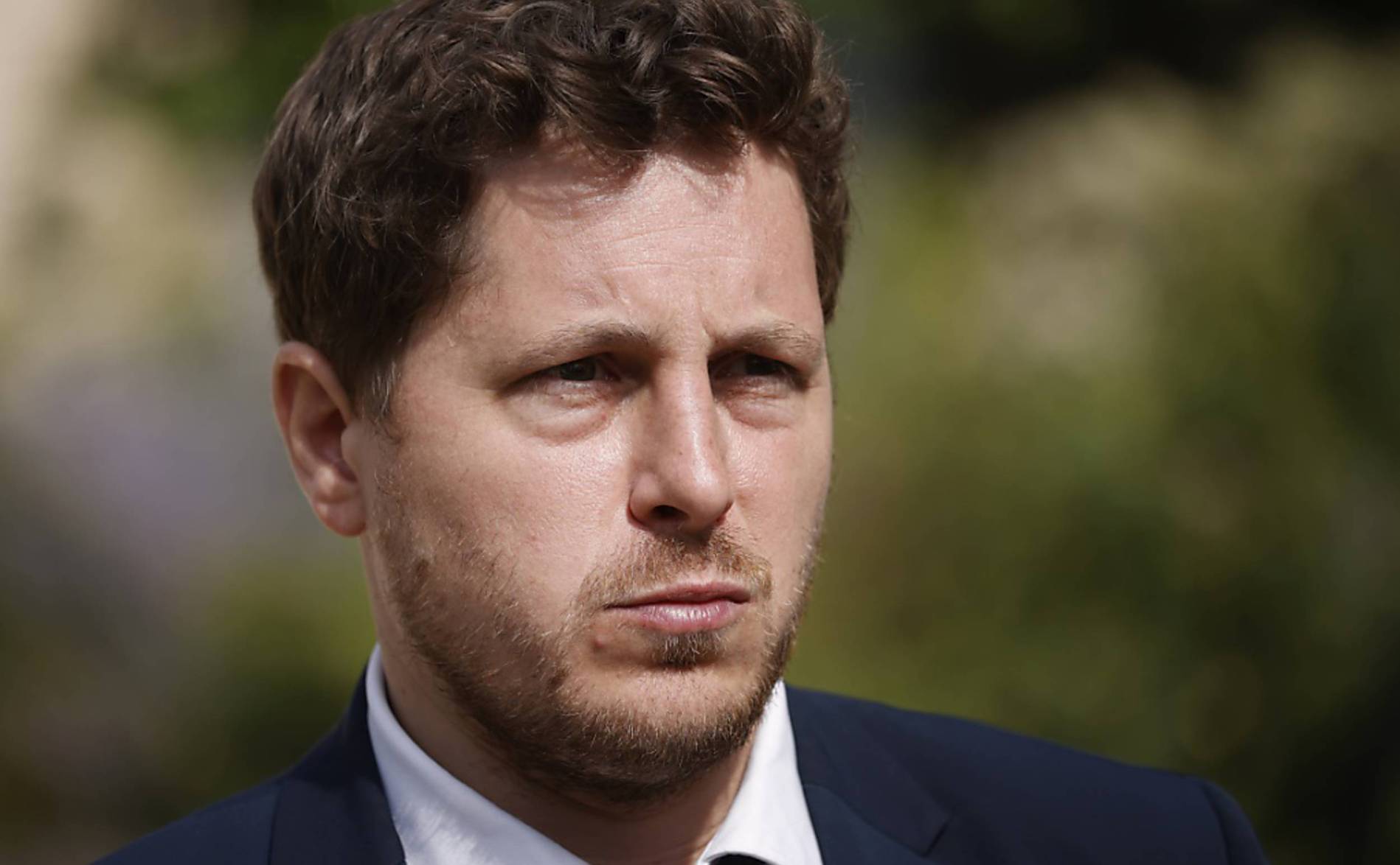 Julien Bayou, emporté par la vague #Metoo, baisse pavilllon