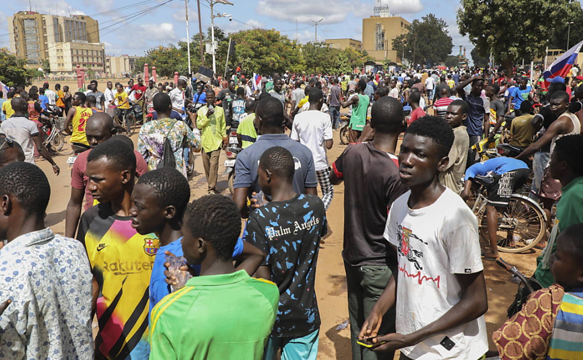 Le chef de la junte au pouvoir a finalement abdiqué