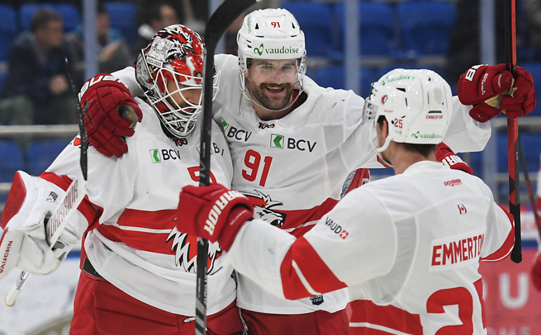 Lausanne remporte trois points précieux, Fribourg et Genève battus