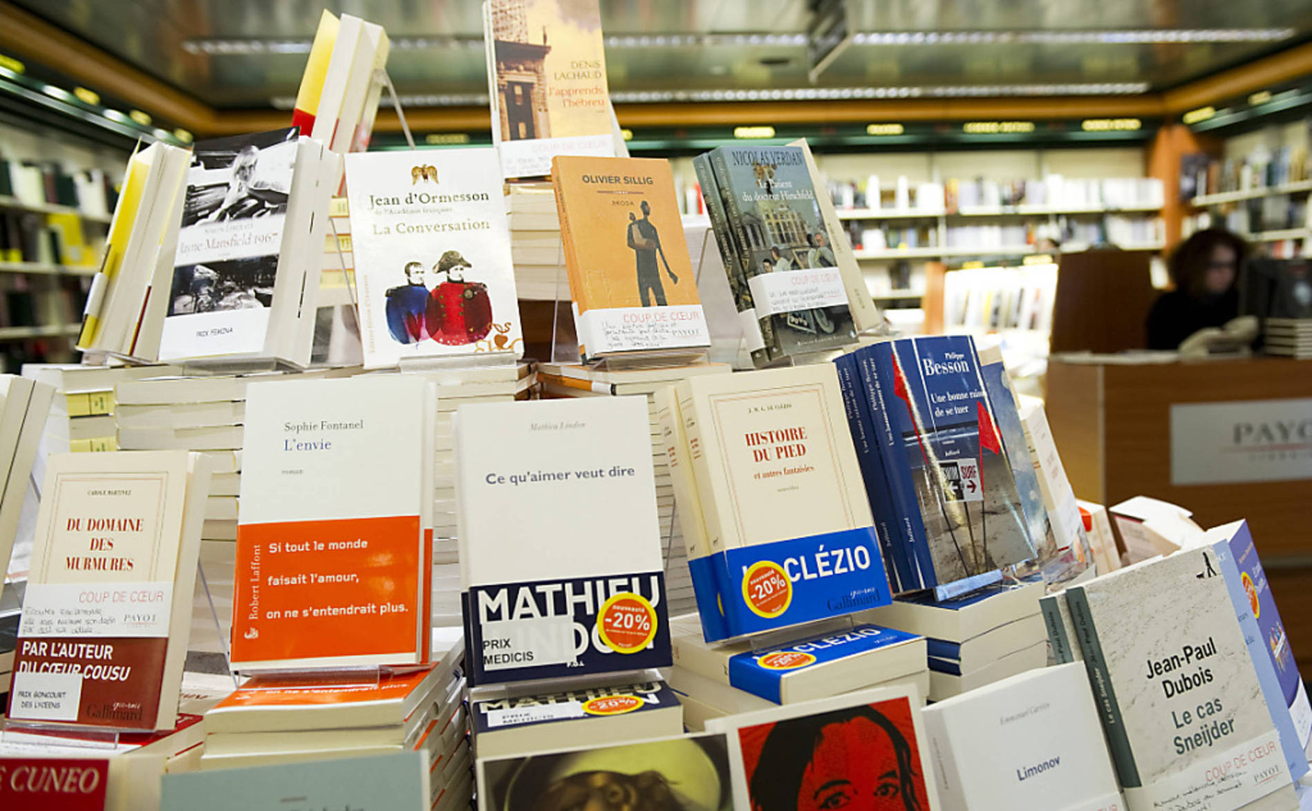 La Comco ouvre une enquête dans le domaine des livres en français