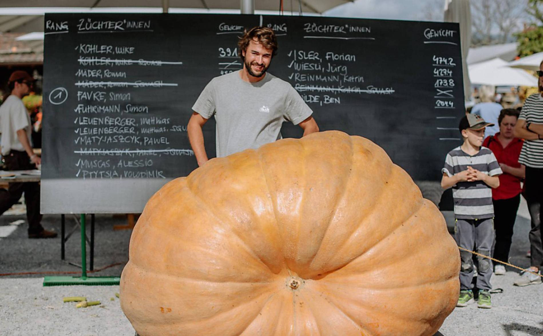 Un Vaudois remporte le concours de la plus grosse courge