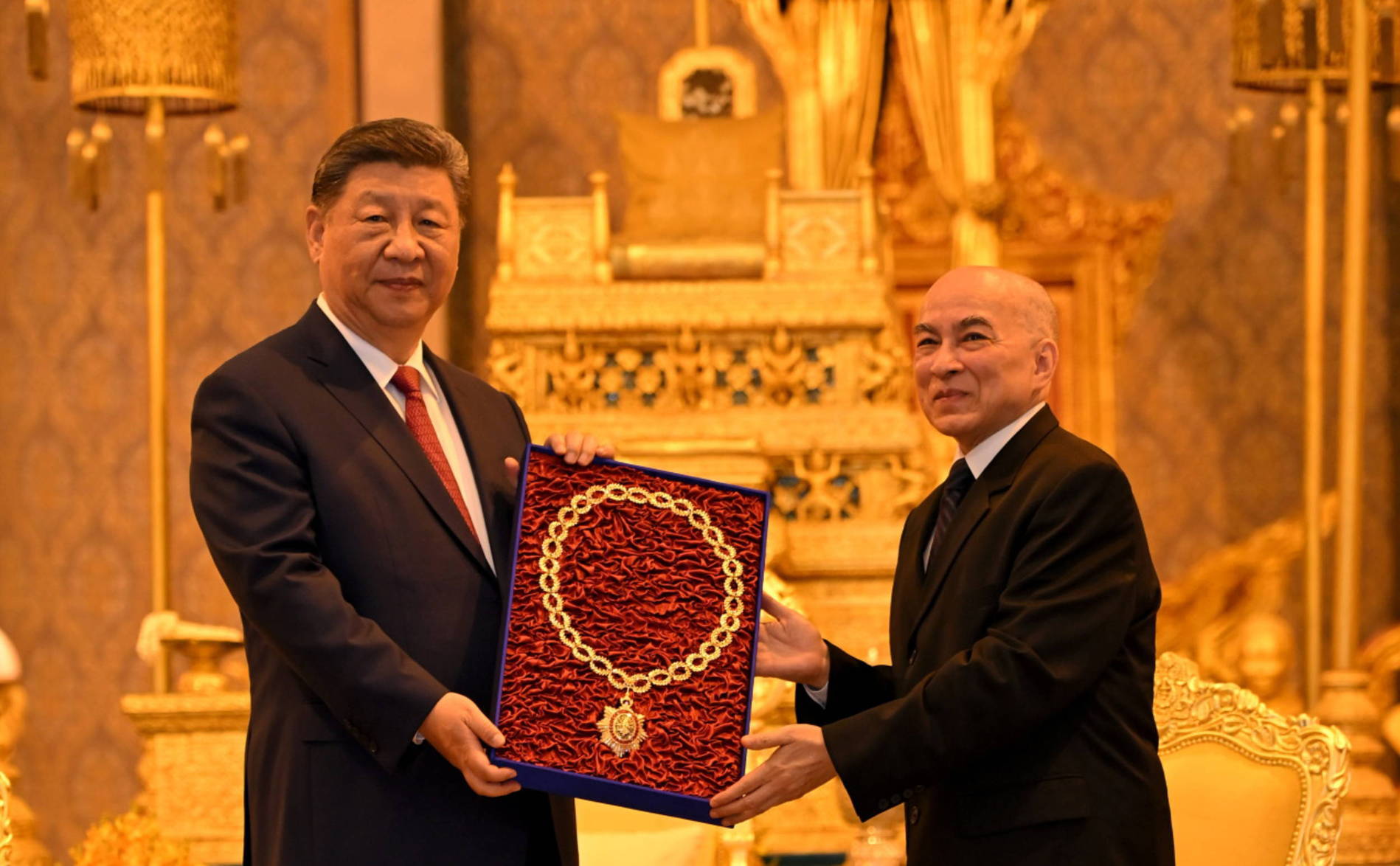 Xi Jinping au Cambodge pour resserrer les liens face à Trump