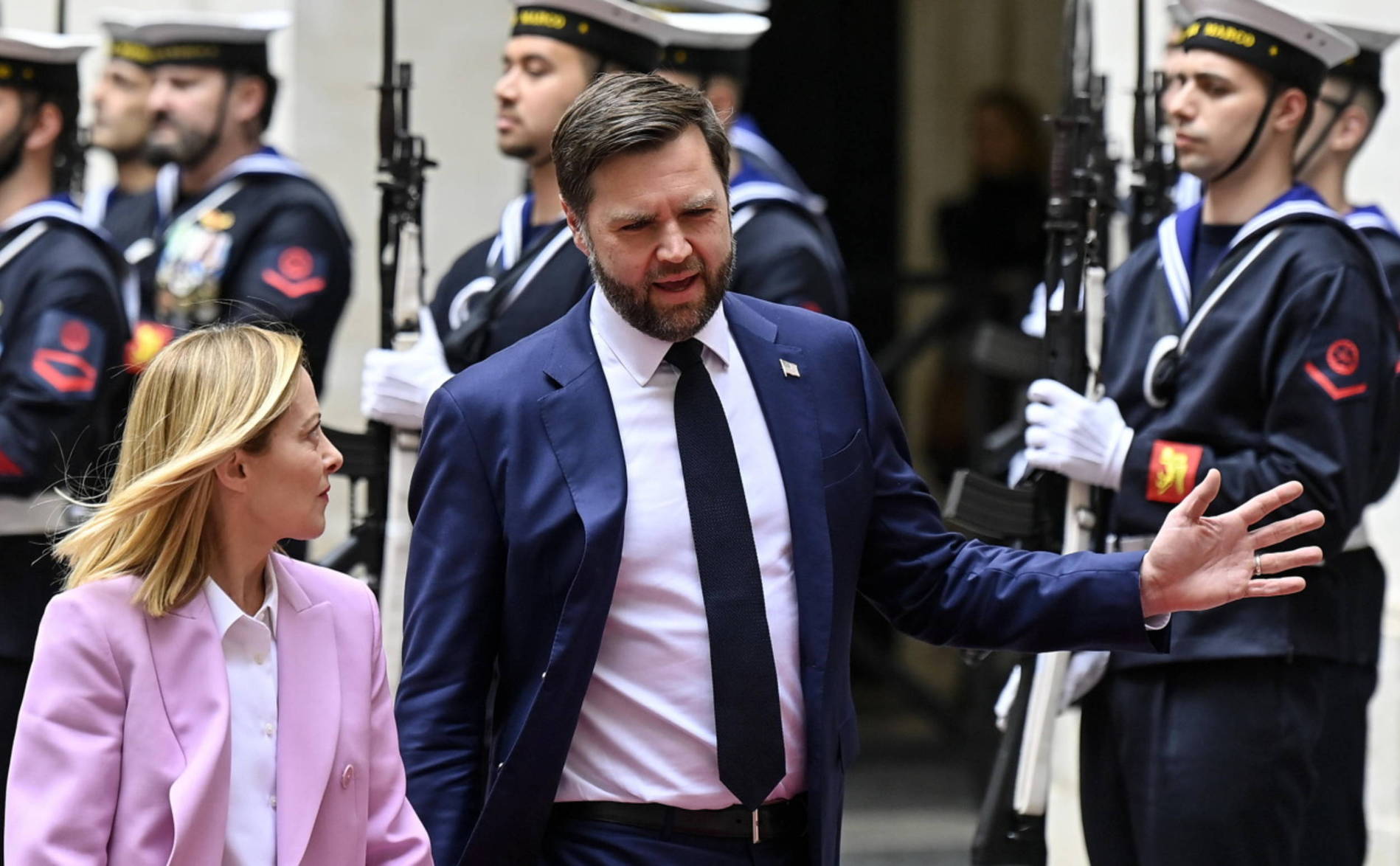 JD Vance voit Meloni à Rome avant de célébrer Pâques au Vatican