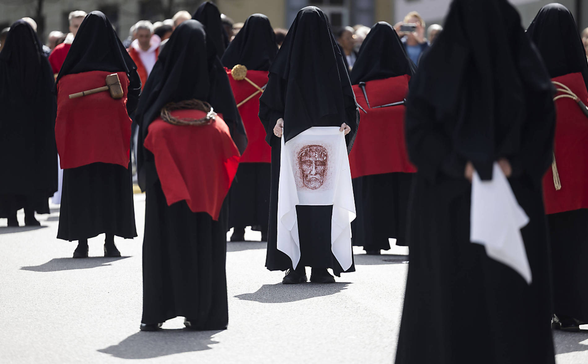 Des processions religieuses en pays catholiques