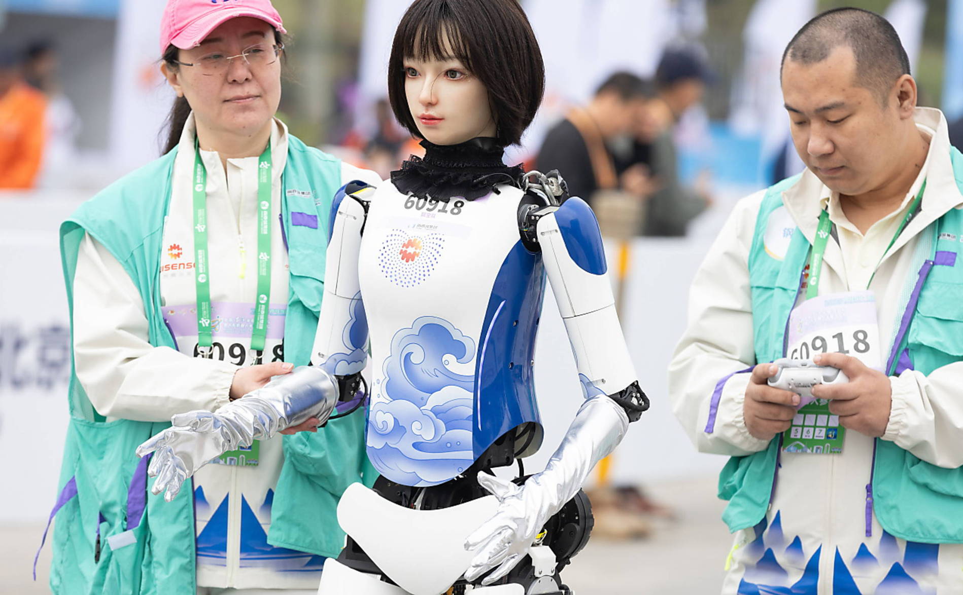 Première mondiale en Chine: un semi-marathon de robots humanoïdes