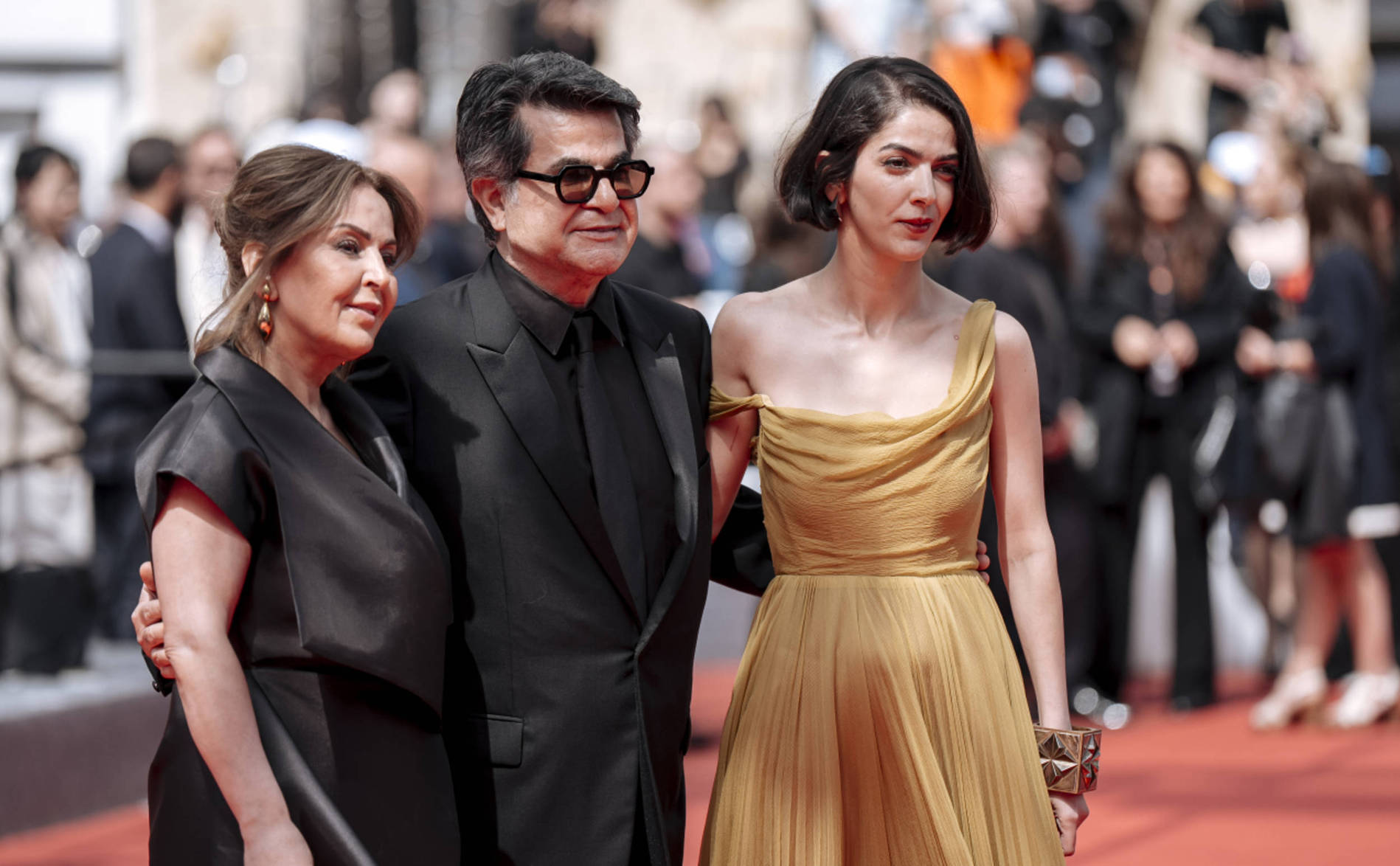 Le cinéaste iranien Jafar Panahi, à Cannes, défie Téhéran