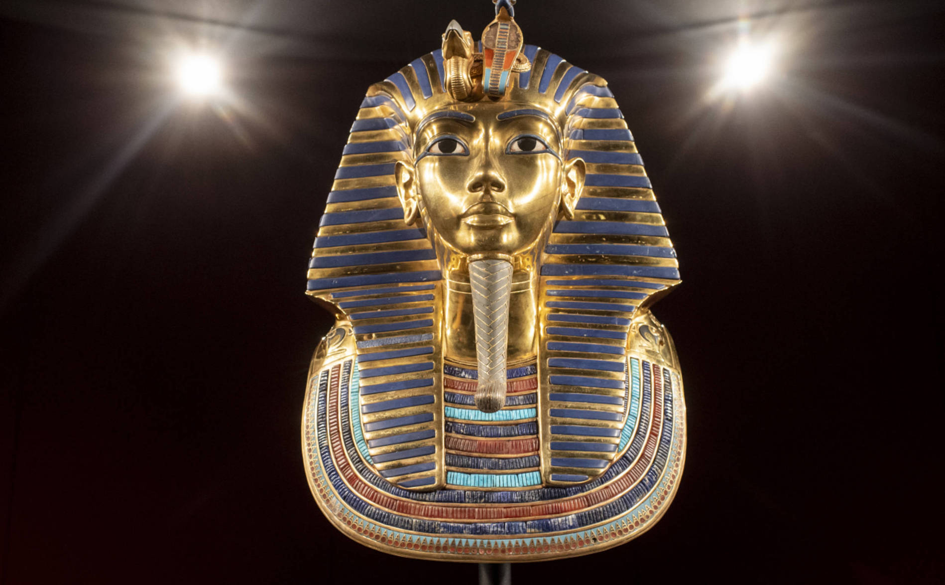 Le masque d'or de Toutankhamon rejoint le nouveau musée du Caire