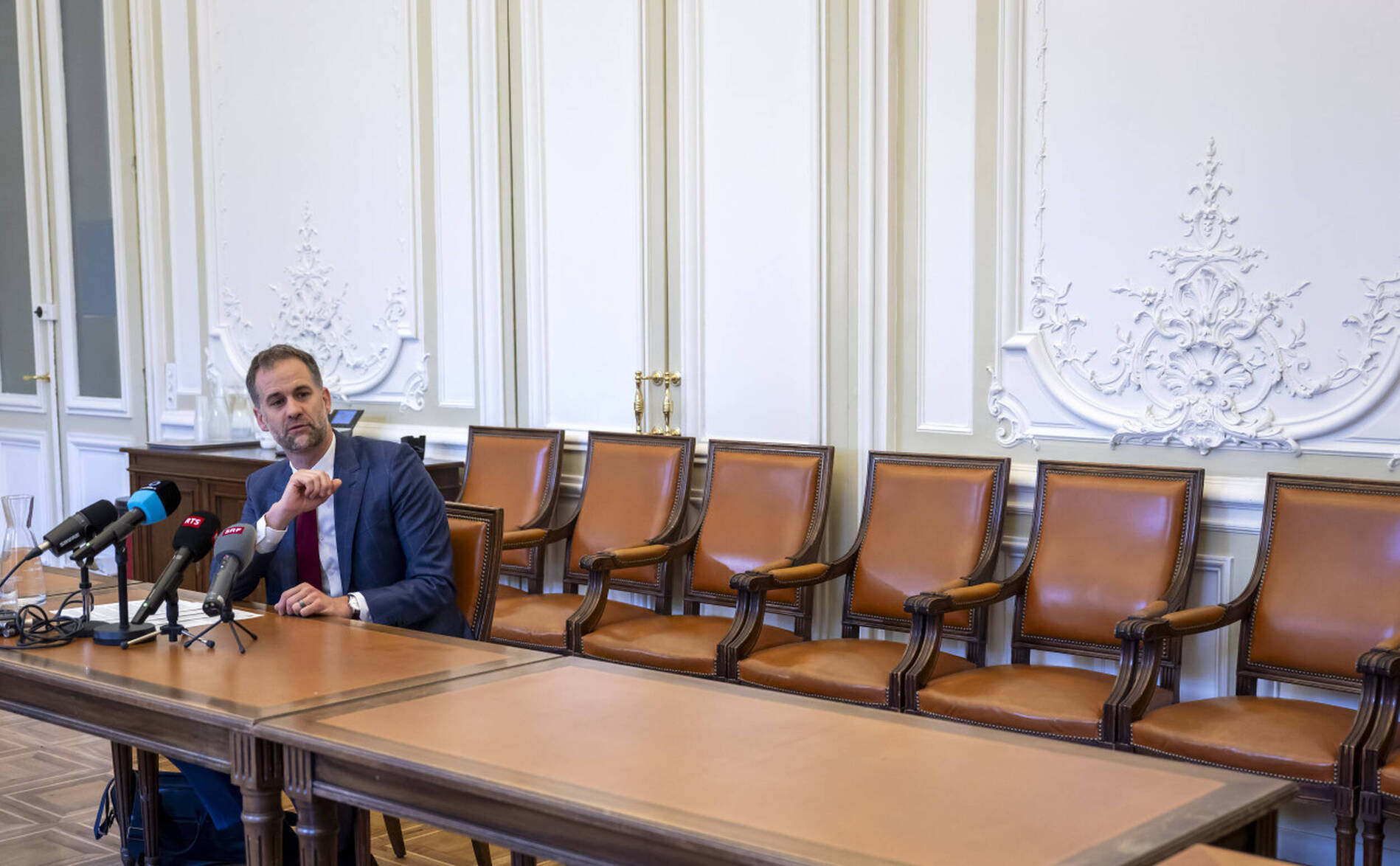 Dix candidats sont en lice pour le siège vacant à l'exécutif