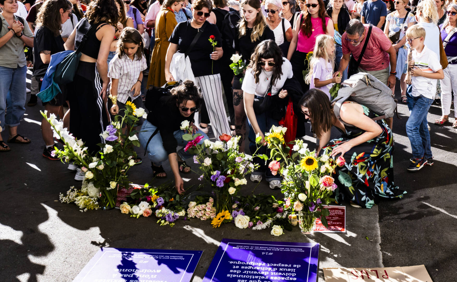 Féminicide de Givisiez: plusieurs centaines de personnes à Fribourg