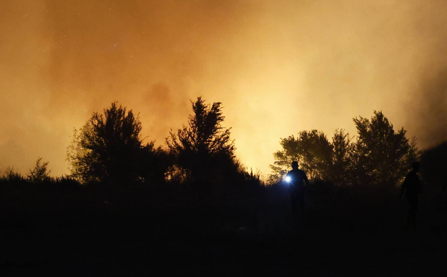 Un mort dans l'un des nombreux incendies de forêt en Espagne