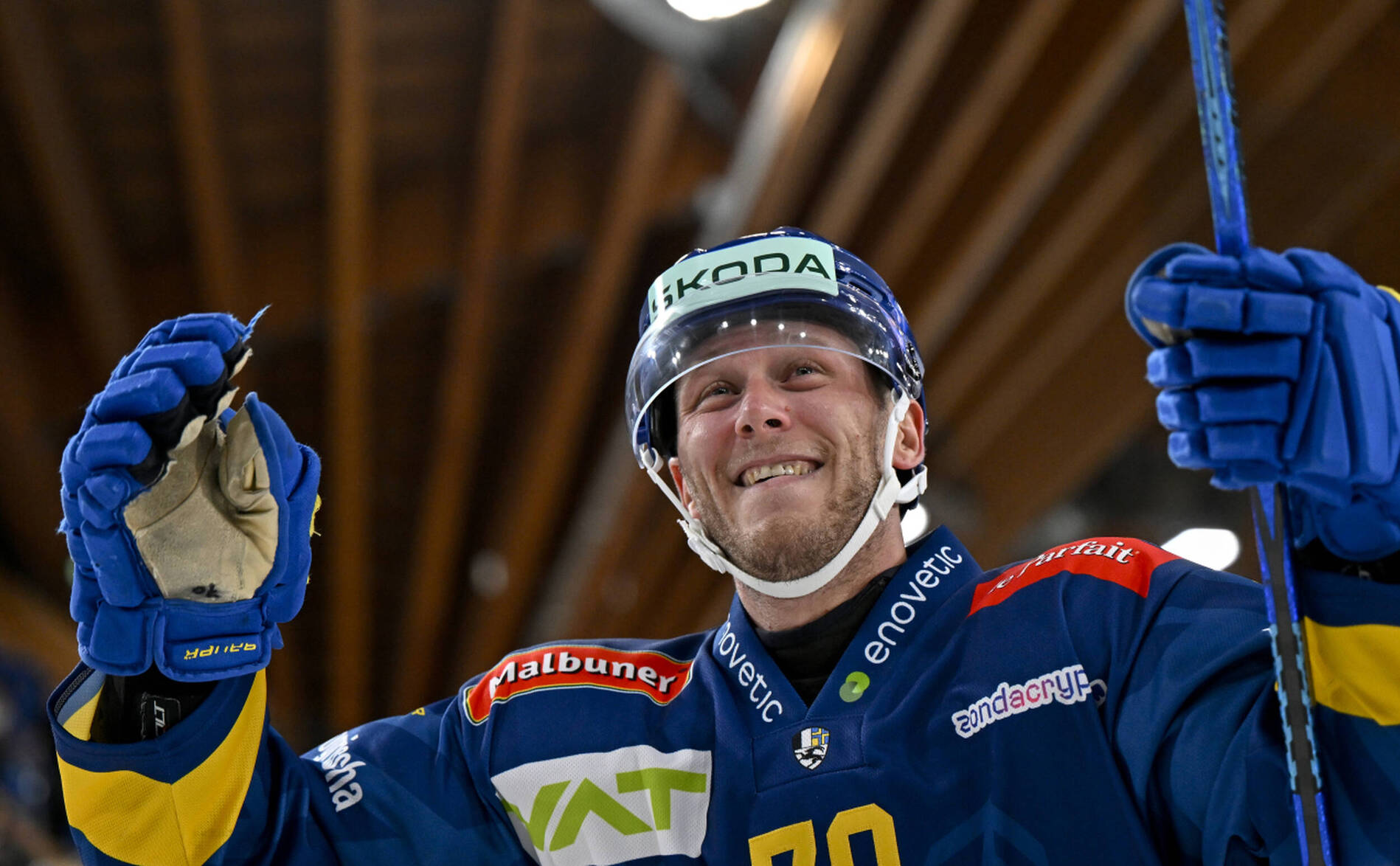 Enzo Corvi prolonge son contrat avec Davos