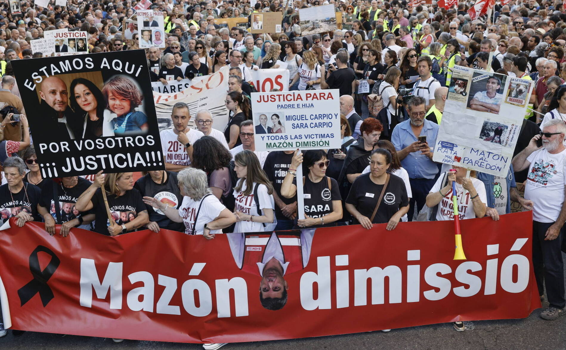 Espagne: des milliers de manifestants à Valence