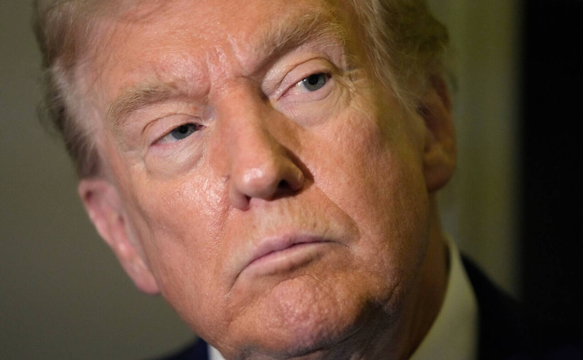 Trump annonce une hausse de 10% des droits de douane sur le Canada