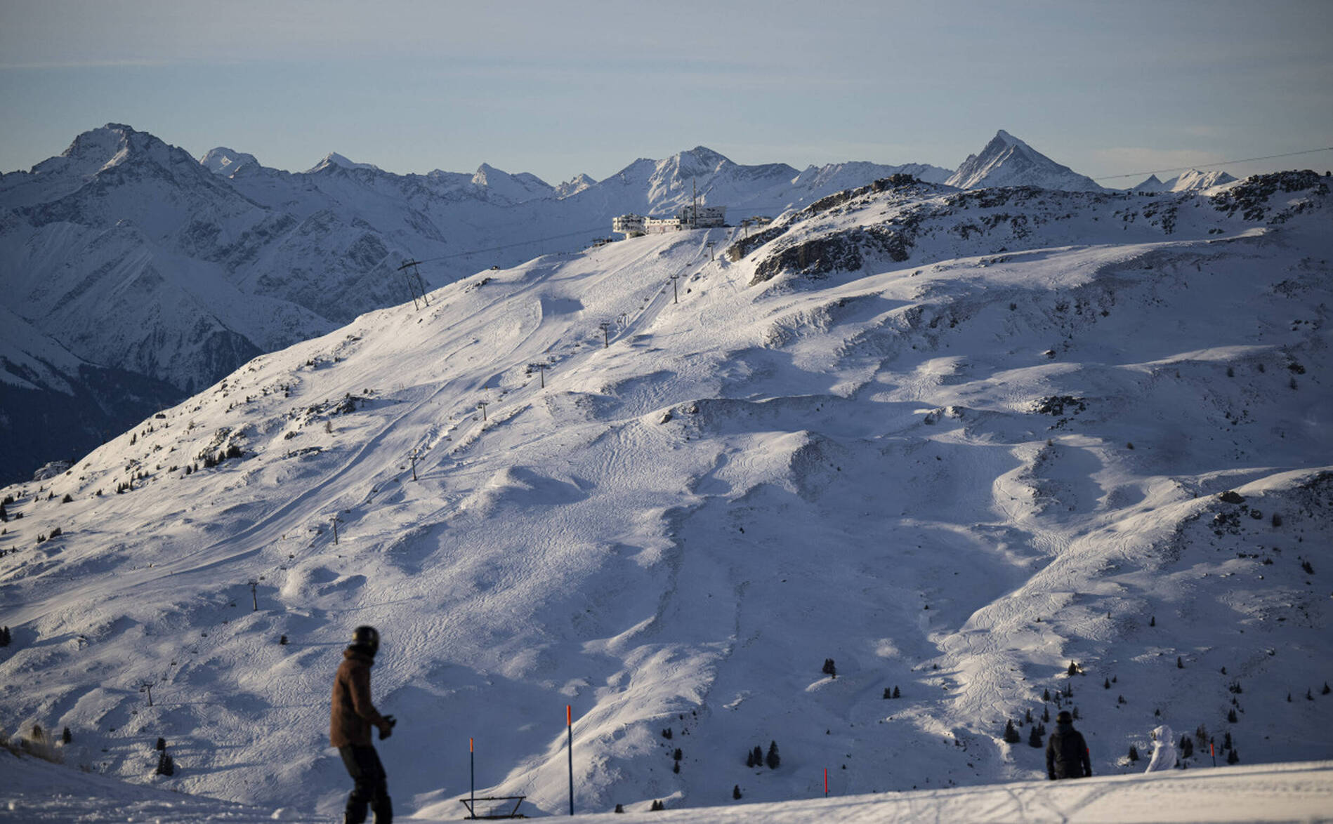 Toutes les communes d'accord de reprendre la Weisse Arena (GR)