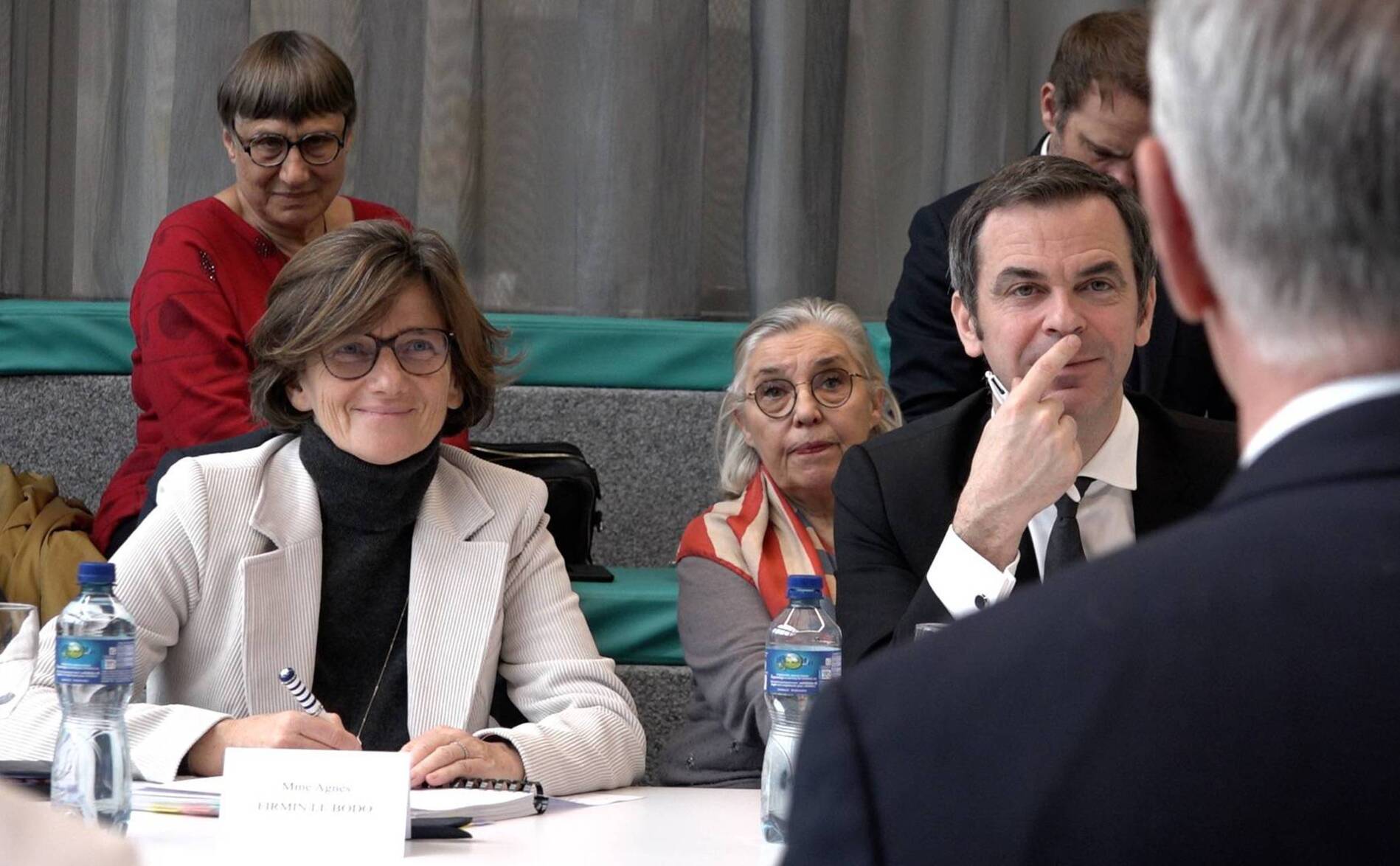Des élus français aux HUG pour s'informer sur le suicide assisté en Suisse