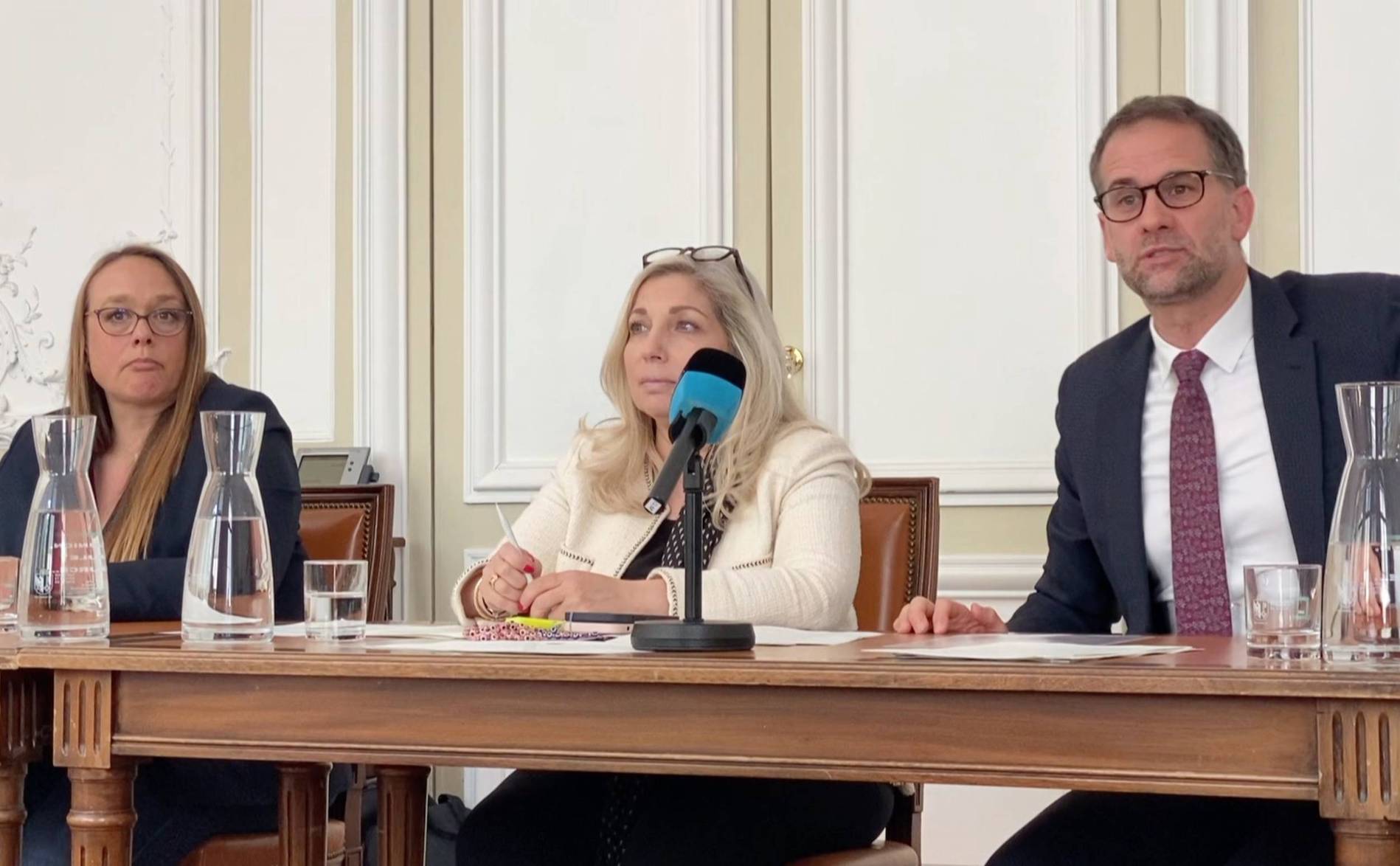 L'exécutif regrette les «erreurs factuelles» du rapport Fischer