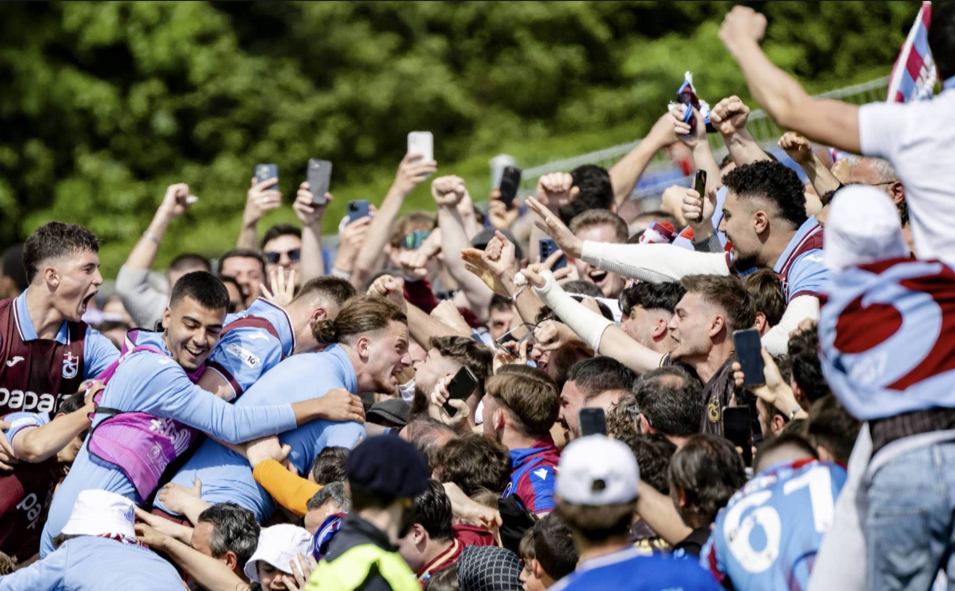 Des centaines de supporters de Trabzonspor à Nyon