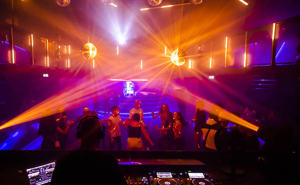 Incendie dans une discothèque en Espagne: onze morts au moins