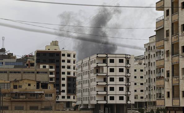 Israël bombarde le quartier du palais présidentiel à Damas
