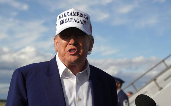 Trump confirme prolonger la pause des droits de douane pour l'UE