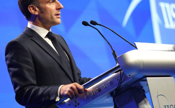 Musée Grévin: la statue de Macron volée par des activistes