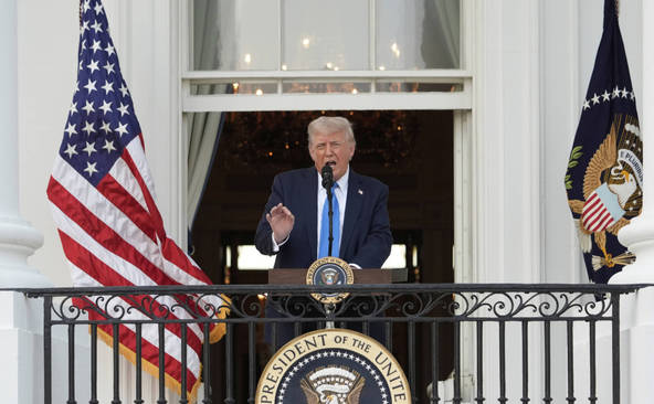 Trump interdit aux ressortissants de douze pays l'entrée aux USA