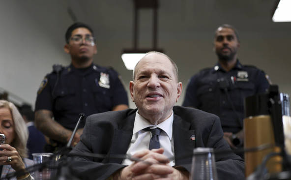 Premier jour de délibérations des jurés au procès Weinstein