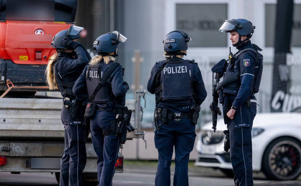 Munich: une femme poignarde des passants, la police l'abat