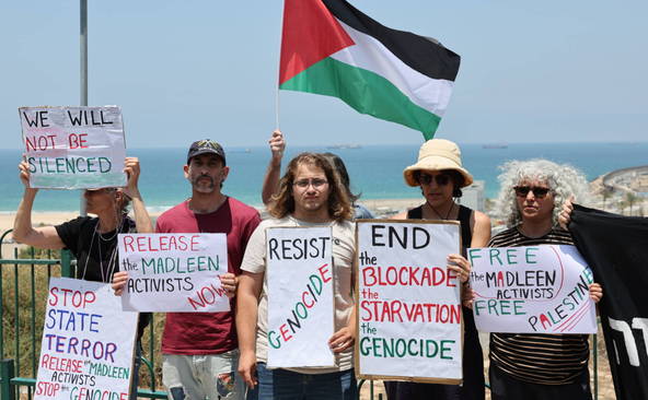 Le bateau humanitaire pour Gaza en route vers un port israélien