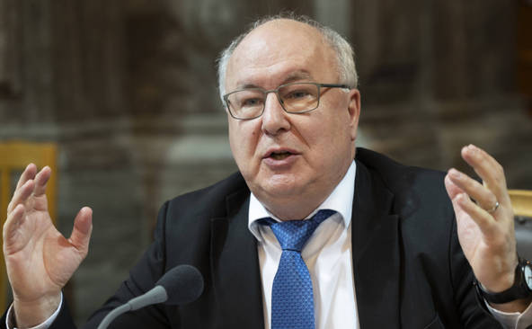 Premier pas vers le financement de la 13e rente