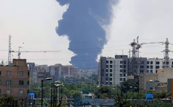 L'armée israélienne dit viser des sites de missiles sol-sol en Iran