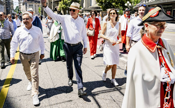Fête fédérale de gymnastique: cortège et flonflons à Lausanne