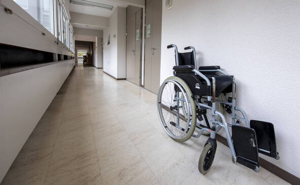 Droits des personnes atteintes de démence dans les EMS: inquiétude