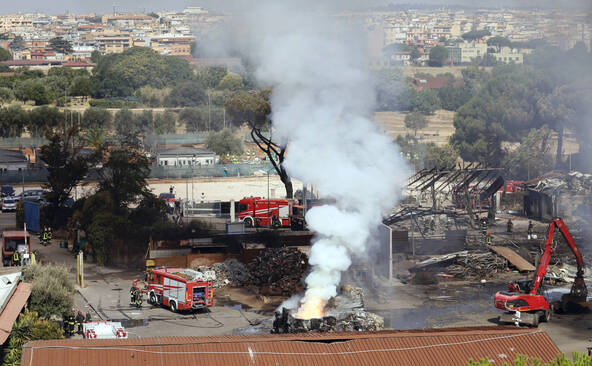 Importante explosion dans une station-service de Rome