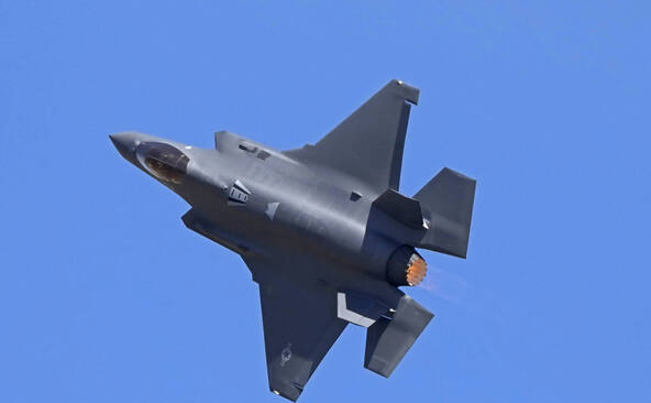 La délégation des finances exige la transparence sur les F-35