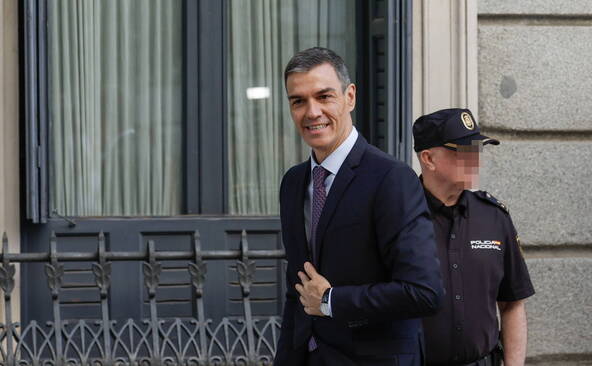 Sánchez assure qu'il ne va pas jeter l'éponge malgré les scandales