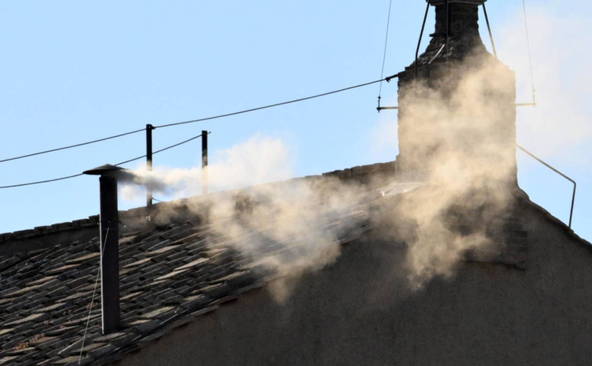 Fumée blanche au Vatican: un nouveau pape a été élu