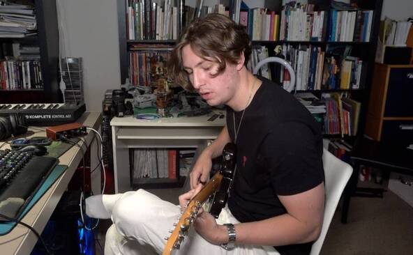 Akiles, 19 ans et déjà labélisé