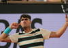 Alcaraz malmené par Dzumhur mais passe en 8es