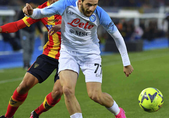 Le leader Naples repart de l'avant à Lecce